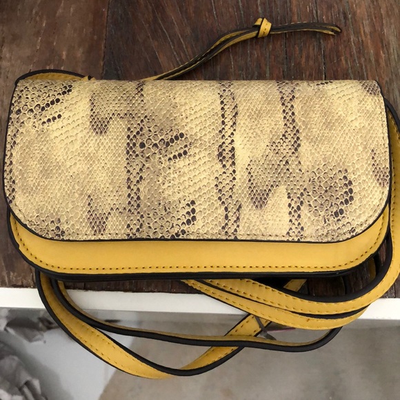 Vince Camuto Handbags - VINCE CAMUTO LEATHER Shoulder/Clutch Bag NWT